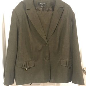 ⭐️Signature Larry Levine Pants suit